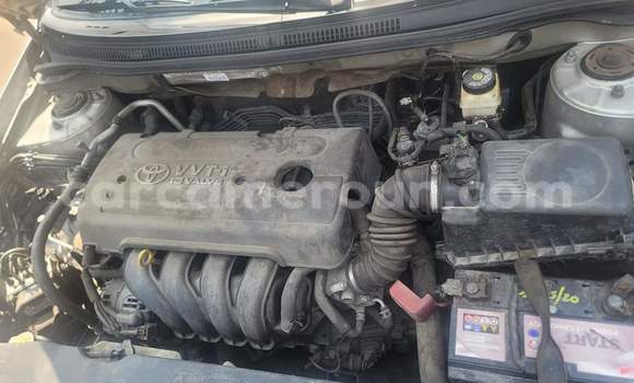 Sayi Na hannu Toyota Corolla Azurfa Mota in Yaounde a Babban Kamaru Sayi Na hannu Toyota Corolla Azurfa Mota in Yaounde a Babban Kamaru