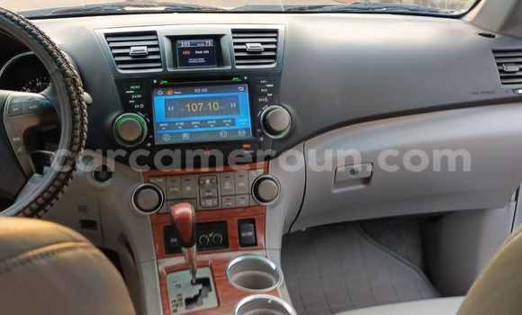 Sayi Na hannu Toyota Highlander M Mota in Yaounde a Babban Kamaru Sayi Na hannu Toyota Highlander M Mota in Yaounde a Babban Kamaru