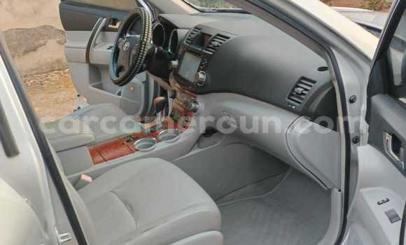 Sayi Na hannu Toyota Highlander M Mota in Yaounde a Babban Kamaru Sayi Na hannu Toyota Highlander M Mota in Yaounde a Babban Kamaru