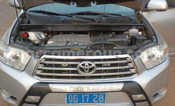 Sayi Na hannu Toyota Highlander M Mota in Yaounde a Babban Kamaru Sayi Na hannu Toyota Highlander M Mota in Yaounde a Babban Kamaru