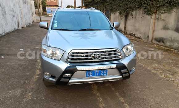 Sayi Na hannu Toyota Highlander M Mota in Yaounde a Babban Kamaru Sayi Na hannu Toyota Highlander M Mota in Yaounde a Babban Kamaru