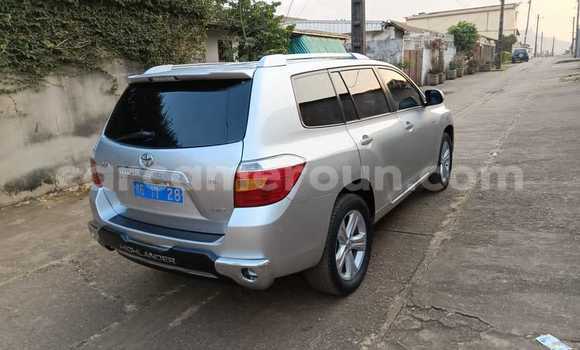 Sayi Na hannu Toyota Highlander M Mota in Yaounde a Babban Kamaru Sayi Na hannu Toyota Highlander M Mota in Yaounde a Babban Kamaru