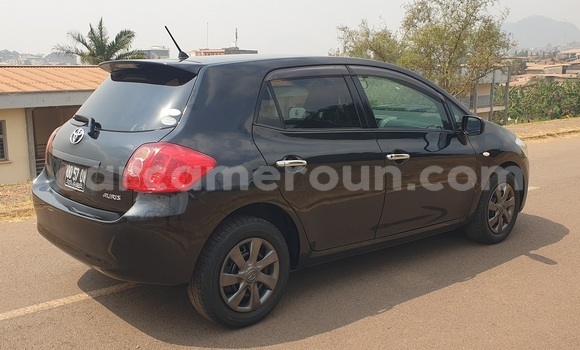 Sayi Na hannu Toyota Auris Black Mota in Yaounde a Babban Kamaru Sayi Na hannu Toyota Auris Black Mota in Yaounde a Babban Kamaru