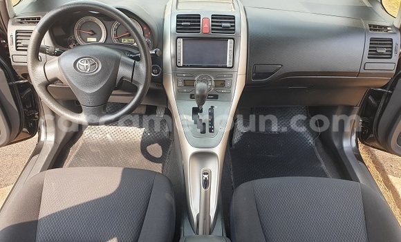Sayi Na hannu Toyota Auris Black Mota in Yaounde a Babban Kamaru Sayi Na hannu Toyota Auris Black Mota in Yaounde a Babban Kamaru