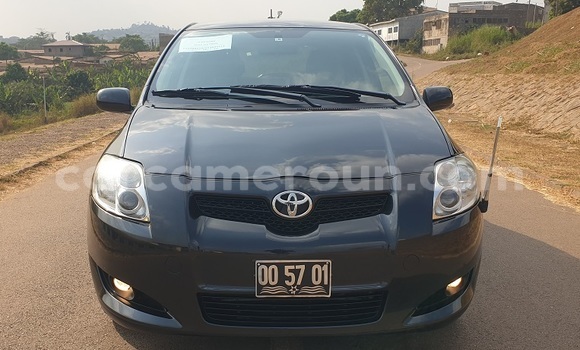 Sayi Na hannu Toyota Auris Black Mota in Yaounde a Babban Kamaru Sayi Na hannu Toyota Auris Black Mota in Yaounde a Babban Kamaru