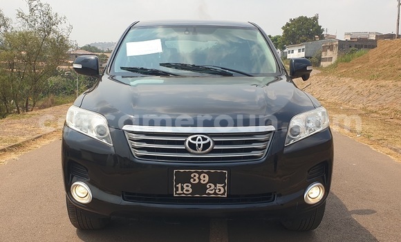 Sayi Na hannu Toyota Vanguard Black Mota in Yaounde a Babban Kamaru Sayi Na hannu Toyota Vanguard Black Mota in Yaounde a Babban Kamaru