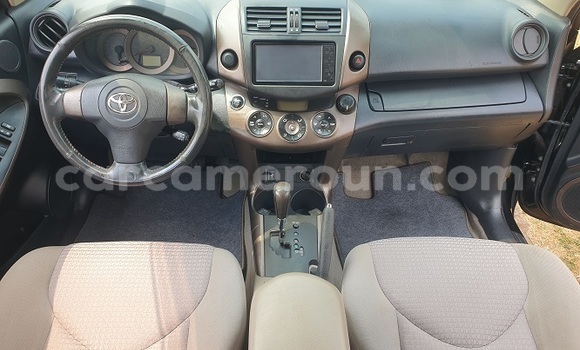 Sayi Na hannu Toyota Vanguard Black Mota in Yaounde a Babban Kamaru Sayi Na hannu Toyota Vanguard Black Mota in Yaounde a Babban Kamaru