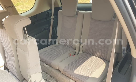 Sayi Na hannu Toyota Vanguard Black Mota in Yaounde a Babban Kamaru Sayi Na hannu Toyota Vanguard Black Mota in Yaounde a Babban Kamaru