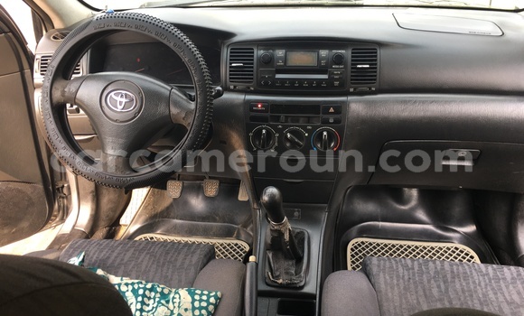Sayi Na hannu Toyota Corolla Azurfa Mota in Douala a Ƙasar Kamaru Sayi Na hannu Toyota Corolla Azurfa Mota in Douala a Ƙasar Kamaru