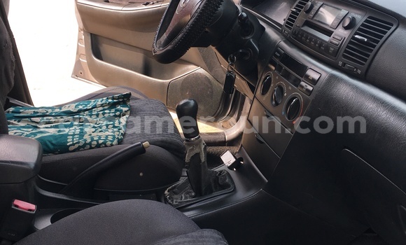 Sayi Na hannu Toyota Corolla Azurfa Mota in Douala a Ƙasar Kamaru Sayi Na hannu Toyota Corolla Azurfa Mota in Douala a Ƙasar Kamaru
