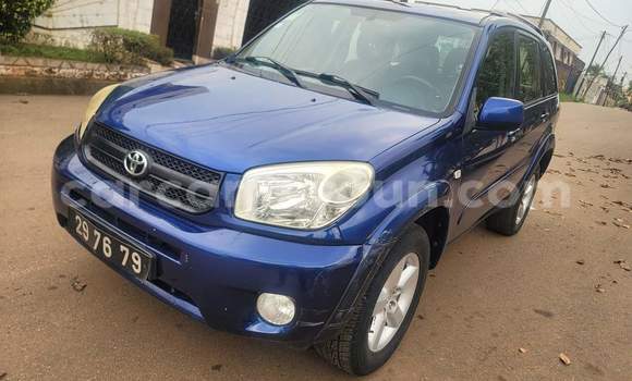 Sayi Na hannu Toyota RAV4 Blue Mota in Yaounde a Babban Kamaru