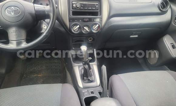 Acheter Occasion Voiture Toyota RAV4 Bleu à Yaoundé, Central Cameroon Acheter Occasion Voiture Toyota RAV4 Bleu à Yaoundé, Central Cameroon