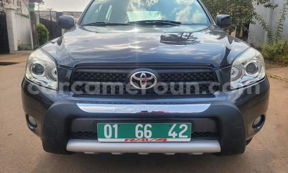 Acheter Occasion Voiture Toyota RAV4 Bleu à Yaoundé, Central Cameroon Acheter Occasion Voiture Toyota RAV4 Bleu à Yaoundé, Central Cameroon