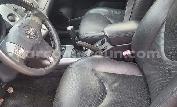 Acheter Occasion Voiture Toyota RAV4 Bleu à Yaoundé, Central Cameroon Acheter Occasion Voiture Toyota RAV4 Bleu à Yaoundé, Central Cameroon