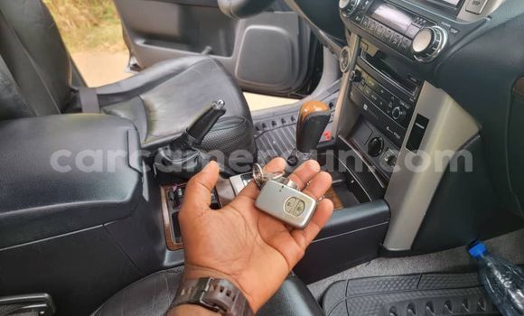 Sayi Na hannu Toyota Prado Black Mota in Yaounde a Babban Kamaru Sayi Na hannu Toyota Prado Black Mota in Yaounde a Babban Kamaru