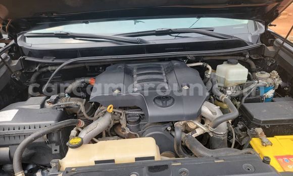 Sayi Na hannu Toyota Prado Black Mota in Yaounde a Babban Kamaru Sayi Na hannu Toyota Prado Black Mota in Yaounde a Babban Kamaru
