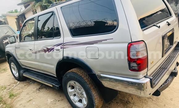 Sayi Na hannu Toyota 4Runner Azurfa Mota in Douala a Ƙasar Kamaru Sayi Na hannu Toyota 4Runner Azurfa Mota in Douala a Ƙasar Kamaru