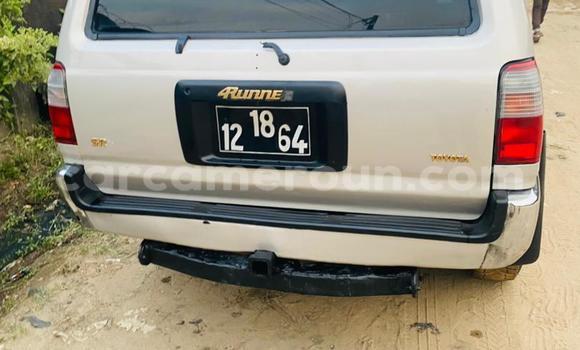 Sayi Na hannu Toyota 4Runner Azurfa Mota in Douala a Ƙasar Kamaru Sayi Na hannu Toyota 4Runner Azurfa Mota in Douala a Ƙasar Kamaru