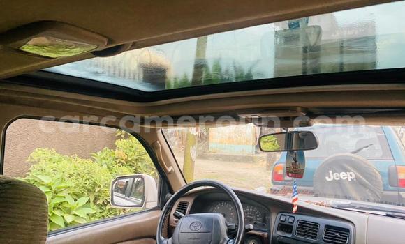 Sayi Na hannu Toyota 4Runner Azurfa Mota in Douala a Ƙasar Kamaru Sayi Na hannu Toyota 4Runner Azurfa Mota in Douala a Ƙasar Kamaru