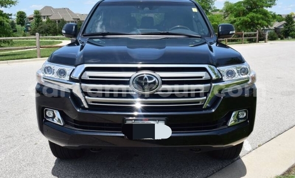 Buy Used Toyota Land Cruiser Black Car in Douala in Littoral Cameroon