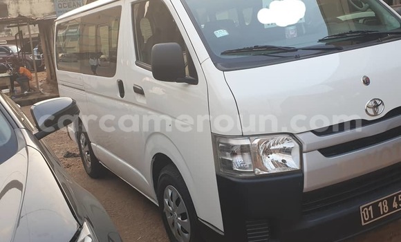 Acheter Occasion Voiture Toyota Hiace Blanc à Yaoundé, Central Cameroon Acheter Occasion Voiture Toyota Hiace Blanc à Yaoundé, Central Cameroon