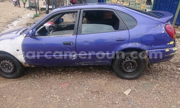 Sayi Na hannu Toyota Corolla Blue Mota in Douala a Ƙasar Kamaru Sayi Na hannu Toyota Corolla Blue Mota in Douala a Ƙasar Kamaru