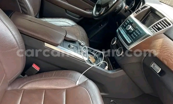 Acheter Occasion Voiture Mercedes‒Benz ML–Class Gris à Yaoundé, Central Cameroon Acheter Occasion Voiture Mercedes‒Benz ML–Class Gris à Yaoundé, Central Cameroon