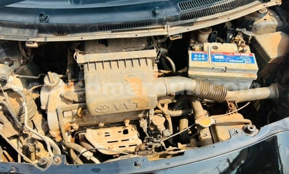 Sayi Na hannu Toyota Yaris Black Mota in Yaounde a Babban Kamaru Sayi Na hannu Toyota Yaris Black Mota in Yaounde a Babban Kamaru