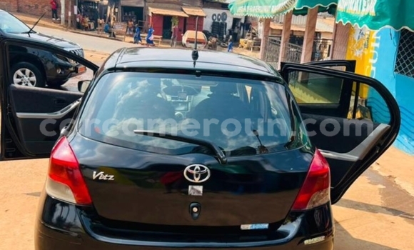 Sayi Na hannu Toyota Yaris Black Mota in Yaounde a Babban Kamaru Sayi Na hannu Toyota Yaris Black Mota in Yaounde a Babban Kamaru