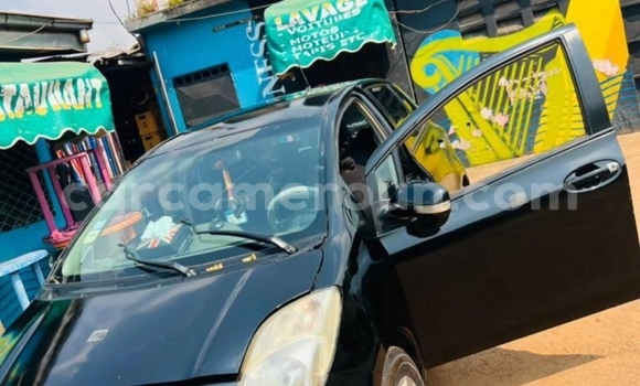 Sayi Na hannu Toyota Yaris Black Mota in Yaounde a Babban Kamaru Sayi Na hannu Toyota Yaris Black Mota in Yaounde a Babban Kamaru