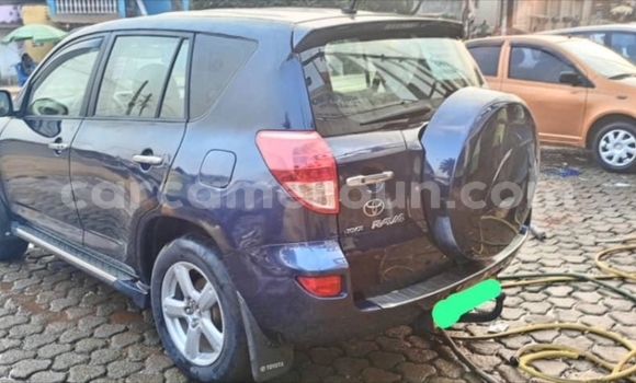 Acheter Occasion Voiture Toyota RAV4 Bleu à Yaoundé, Central Cameroon Acheter Occasion Voiture Toyota RAV4 Bleu à Yaoundé, Central Cameroon