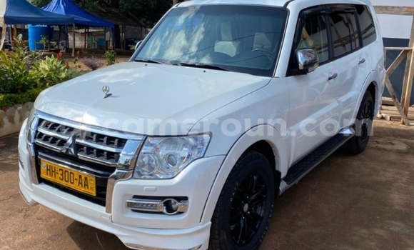 Acheter Occasion Voiture Mitsubishi Pajero Blanc à Yaoundé, Central Cameroon Acheter Occasion Voiture Mitsubishi Pajero Blanc à Yaoundé, Central Cameroon