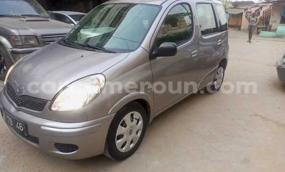 Sayi Na hannu Toyota Yaris Verso Azurfa Mota in Douala a Ƙasar Kamaru Sayi Na hannu Toyota Yaris Verso Azurfa Mota in Douala a Ƙasar Kamaru