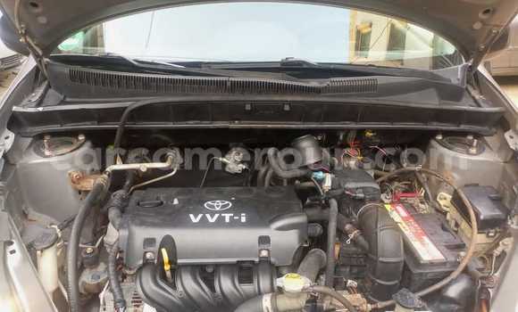 Sayi Na hannu Toyota Yaris Verso Azurfa Mota in Douala a Ƙasar Kamaru Sayi Na hannu Toyota Yaris Verso Azurfa Mota in Douala a Ƙasar Kamaru