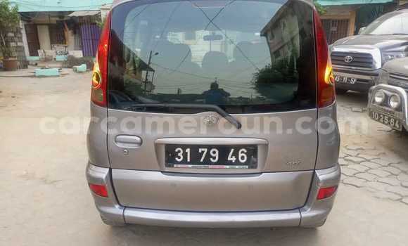 Sayi Na hannu Toyota Yaris Verso Azurfa Mota in Douala a Ƙasar Kamaru Sayi Na hannu Toyota Yaris Verso Azurfa Mota in Douala a Ƙasar Kamaru