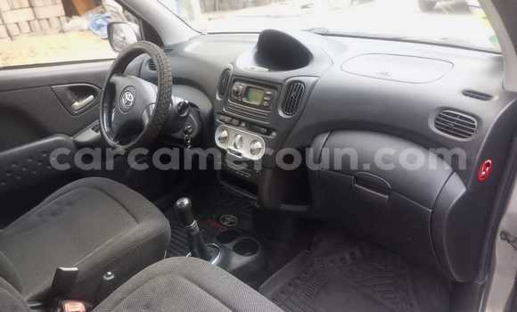 Sayi Na hannu Toyota Yaris Verso Azurfa Mota in Douala a Ƙasar Kamaru Sayi Na hannu Toyota Yaris Verso Azurfa Mota in Douala a Ƙasar Kamaru