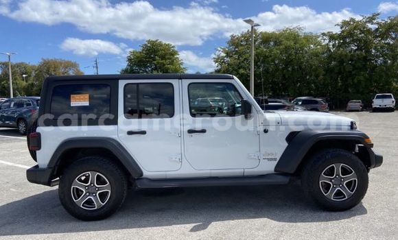 Buy Used Jeep Wrangler White Car in Bafoussam in West Cameroon
