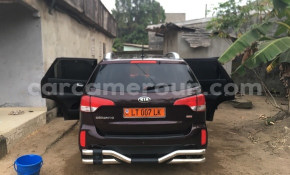 Sayi Na hannu Kia Sorento Brown Mota in Douala a Ƙasar Kamaru
