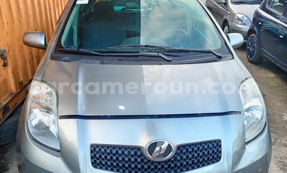 Acheter Import Voiture Toyota Vitz Gris à Yaoundé, Central Cameroon Acheter Import Voiture Toyota Vitz Gris à Yaoundé, Central Cameroon