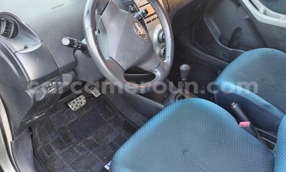 Acheter Import Voiture Toyota Vitz Gris à Yaoundé, Central Cameroon Acheter Import Voiture Toyota Vitz Gris à Yaoundé, Central Cameroon