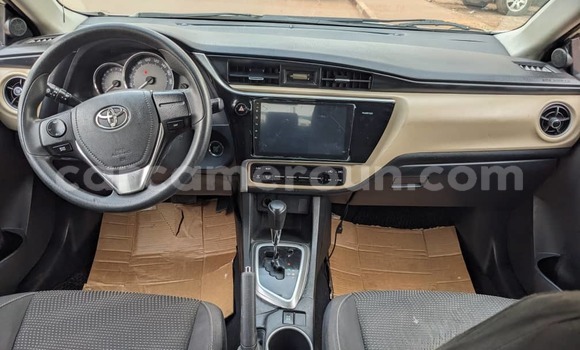 Sayi Na hannu Toyota Auris White Mota in Yaounde a Babban Kamaru Sayi Na hannu Toyota Auris White Mota in Yaounde a Babban Kamaru