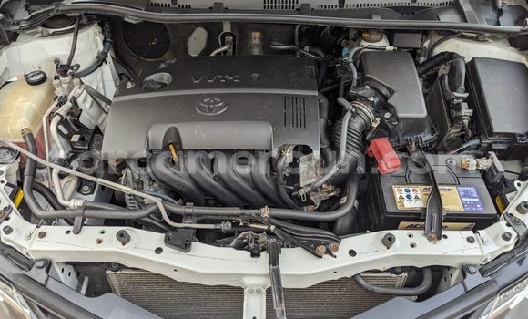 Sayi Na hannu Toyota Auris White Mota in Yaounde a Babban Kamaru Sayi Na hannu Toyota Auris White Mota in Yaounde a Babban Kamaru