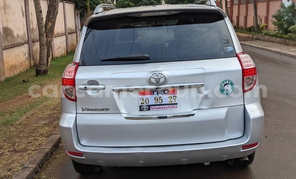 Buy Used Toyota Vanguard White Car in Yaounde in Central Cameroon