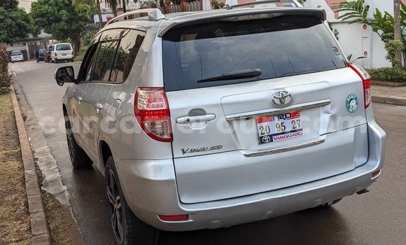 Buy Used Toyota Vanguard White Car in Yaounde in Central Cameroon Buy Used Toyota Vanguard White Car in Yaounde in Central Cameroon