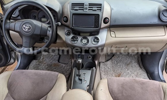 Buy Used Toyota Vanguard White Car in Yaounde in Central Cameroon Buy Used Toyota Vanguard White Car in Yaounde in Central Cameroon
