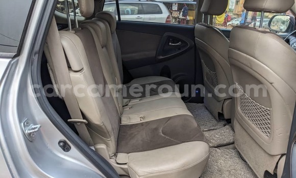 Buy Used Toyota Vanguard White Car in Yaounde in Central Cameroon Buy Used Toyota Vanguard White Car in Yaounde in Central Cameroon