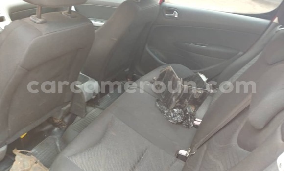 Acheter Occasion Voiture Peugeot 308 Rouge à Yaoundé, Central Cameroon Acheter Occasion Voiture Peugeot 308 Rouge à Yaoundé, Central Cameroon