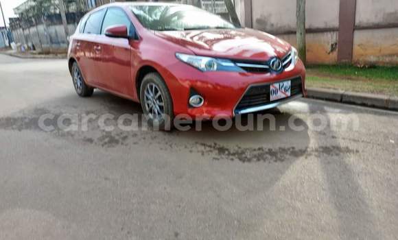 Sayi Na hannu Toyota Auris Red Mota in Yaounde a Babban Kamaru Sayi Na hannu Toyota Auris Red Mota in Yaounde a Babban Kamaru