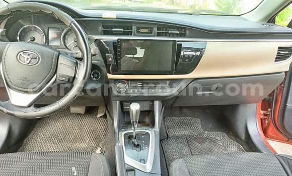 Sayi Na hannu Toyota Auris Red Mota in Yaounde a Babban Kamaru Sayi Na hannu Toyota Auris Red Mota in Yaounde a Babban Kamaru