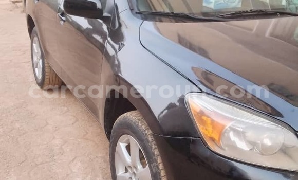 Sayi Na hannu Toyota RAV4 Black Mota in Yaounde a Babban Kamaru Sayi Na hannu Toyota RAV4 Black Mota in Yaounde a Babban Kamaru